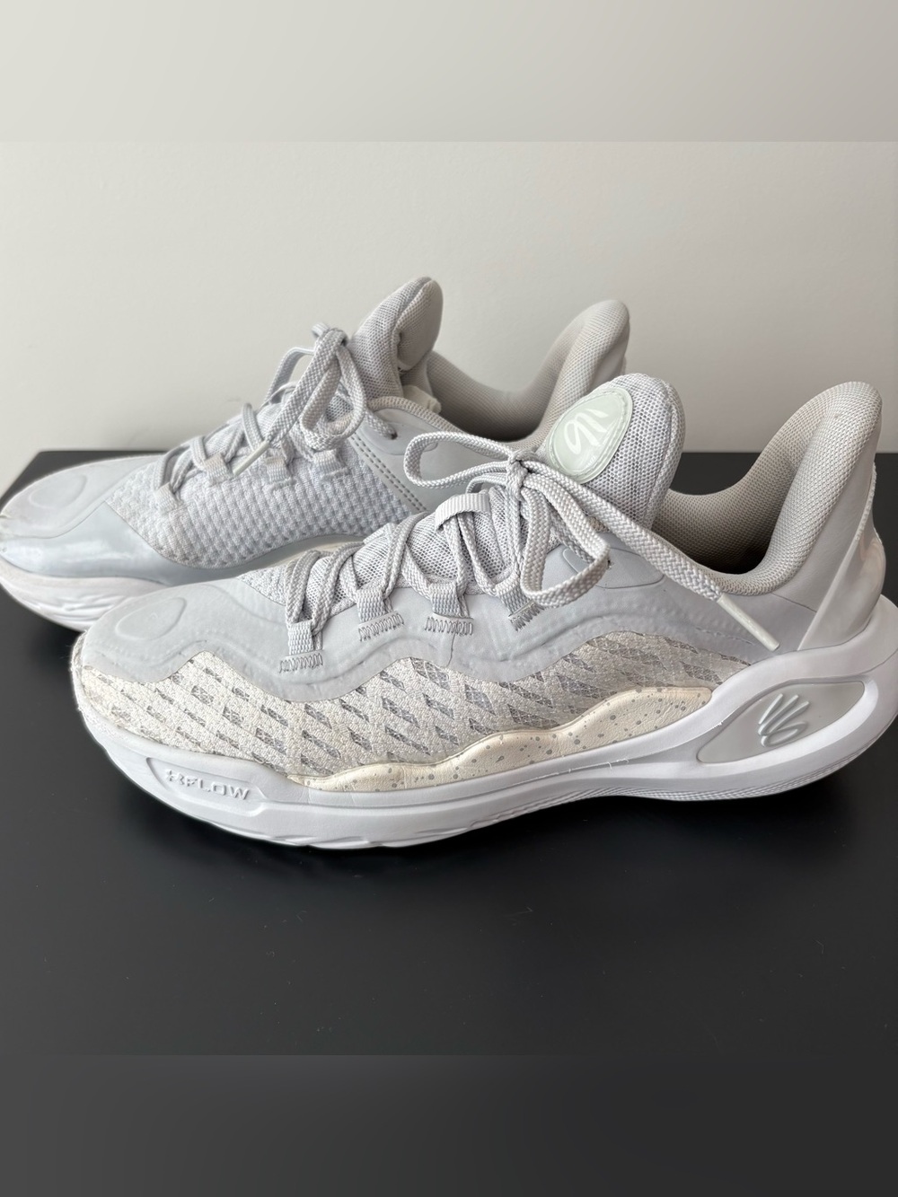 Under Armour Curry Flow Basketball shoes, M 8, W9.5 🩶